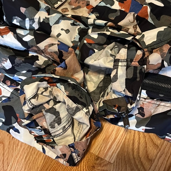 Free People Movement My Boo Pant Camo Cargo Zipper Size Small NWT - Picture 12 of 16